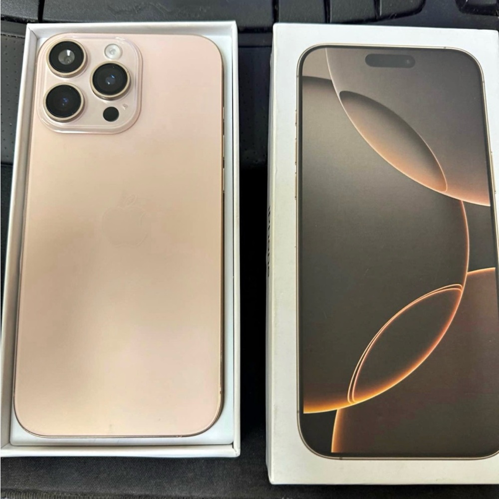 Apple iPhone 16 Pro Max - gold